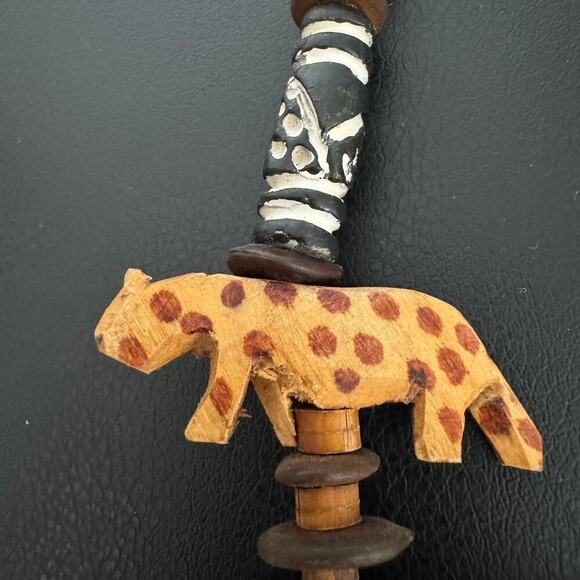 African Animal Necklace Flat Wood & African Beads, Zebra, Giraffe, Leopard, Lion - Picture 10 of 11